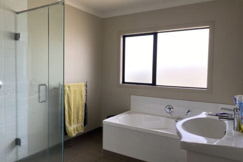 ae427fca-35d3-4322-9e70-a4b46446fa02